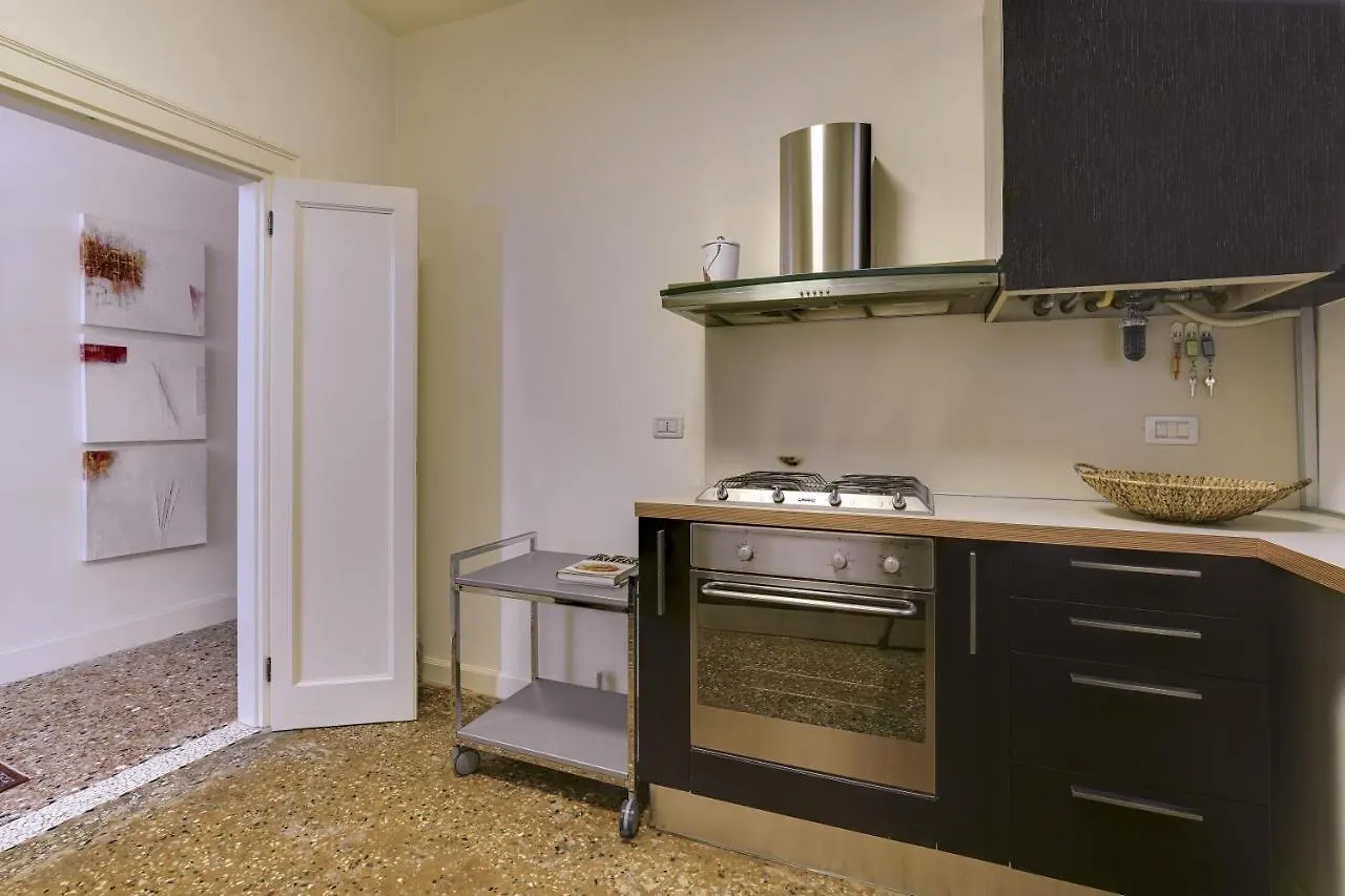 Ca' Amalia San Marco Venetian Apartment M027042932