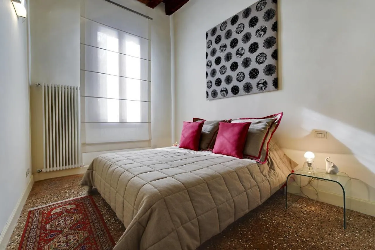 Ca' Amalia San Marco Venetian Apartment M027042932 Venedig