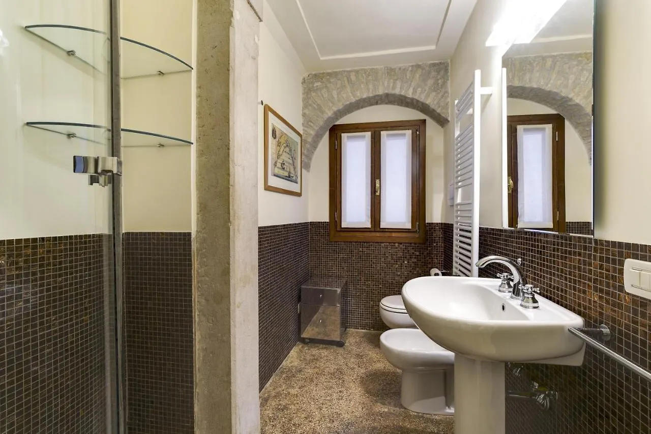 Ca' Amalia San Marco Venetian Apartment M027042932
