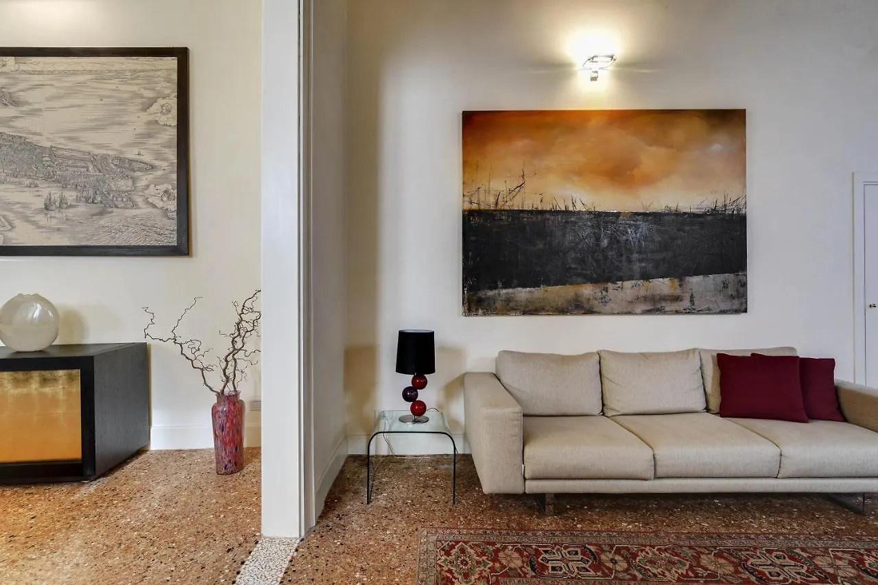Ca' Amalia San Marco Venetian Apartment M027042932